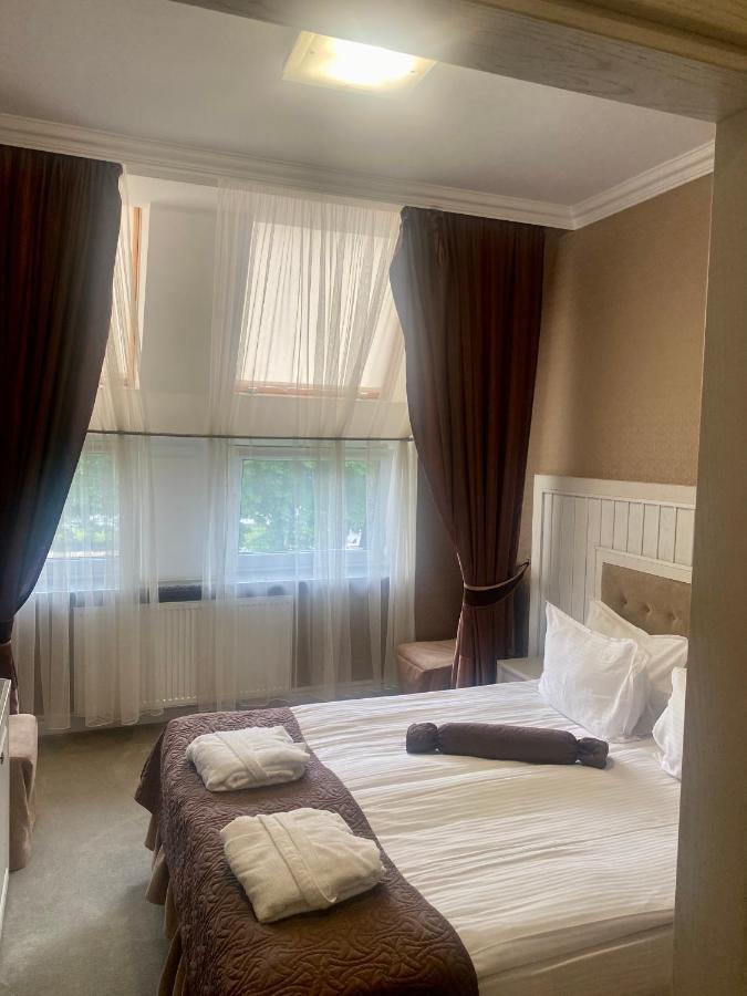 Boutique Hotel Deluxe Kamjanyi Potoki Kültér fotó
