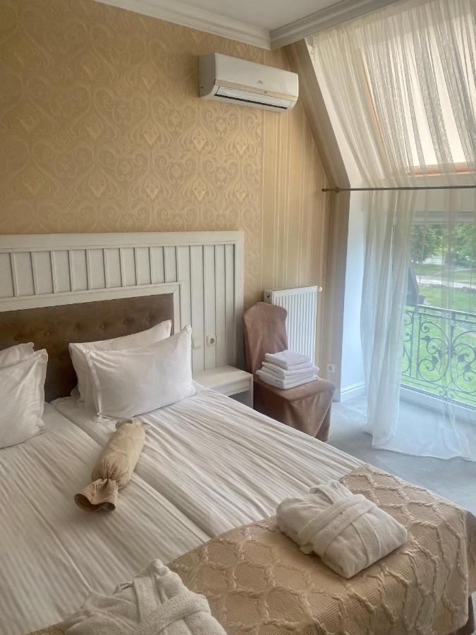 Boutique Hotel Deluxe Kamjanyi Potoki Kültér fotó