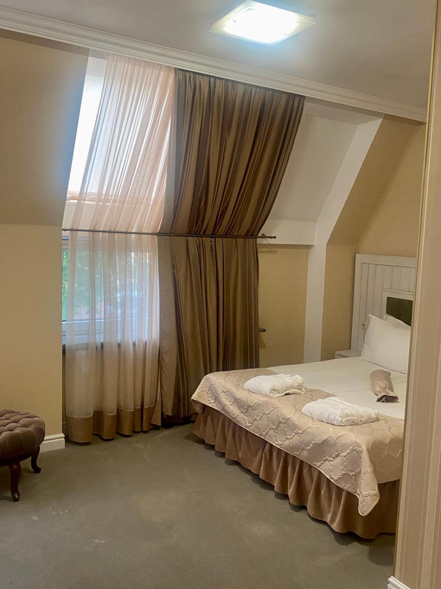 Boutique Hotel Deluxe Kamjanyi Potoki Kültér fotó