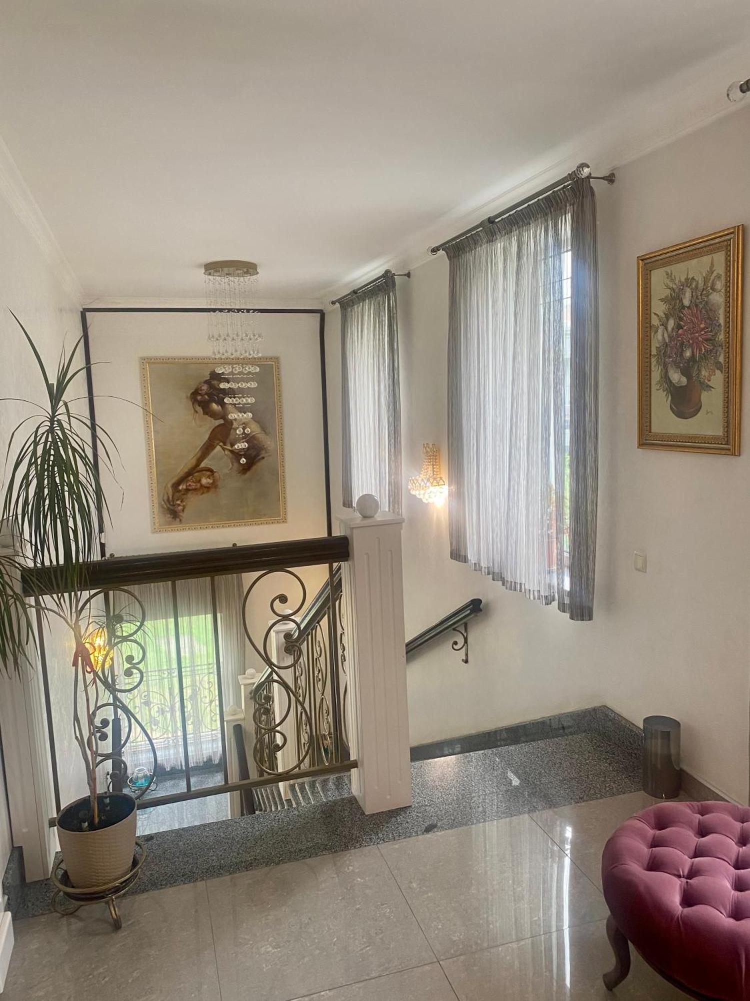 Boutique Hotel Deluxe Kamjanyi Potoki Kültér fotó