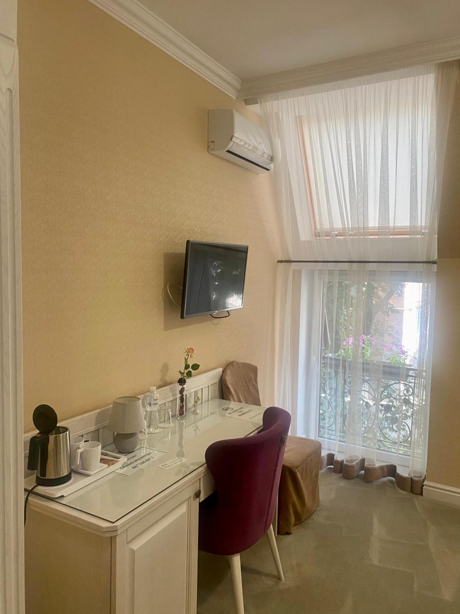 Boutique Hotel Deluxe Kamjanyi Potoki Kültér fotó