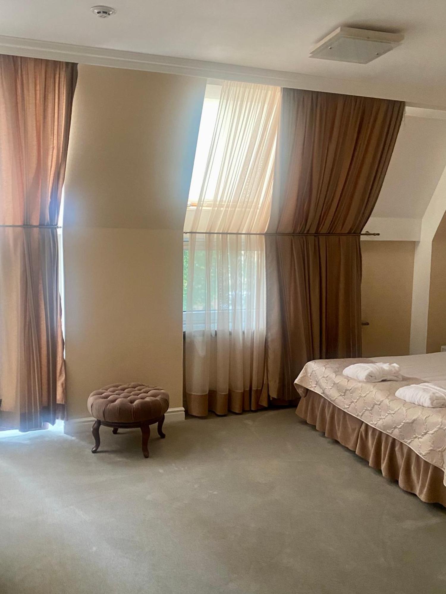 Boutique Hotel Deluxe Kamjanyi Potoki Kültér fotó