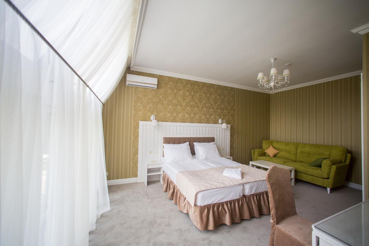 Boutique Hotel Deluxe Kamjanyi Potoki Kültér fotó